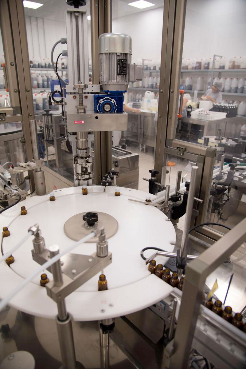 Laboratorio - Chiusura delle bottiglie
